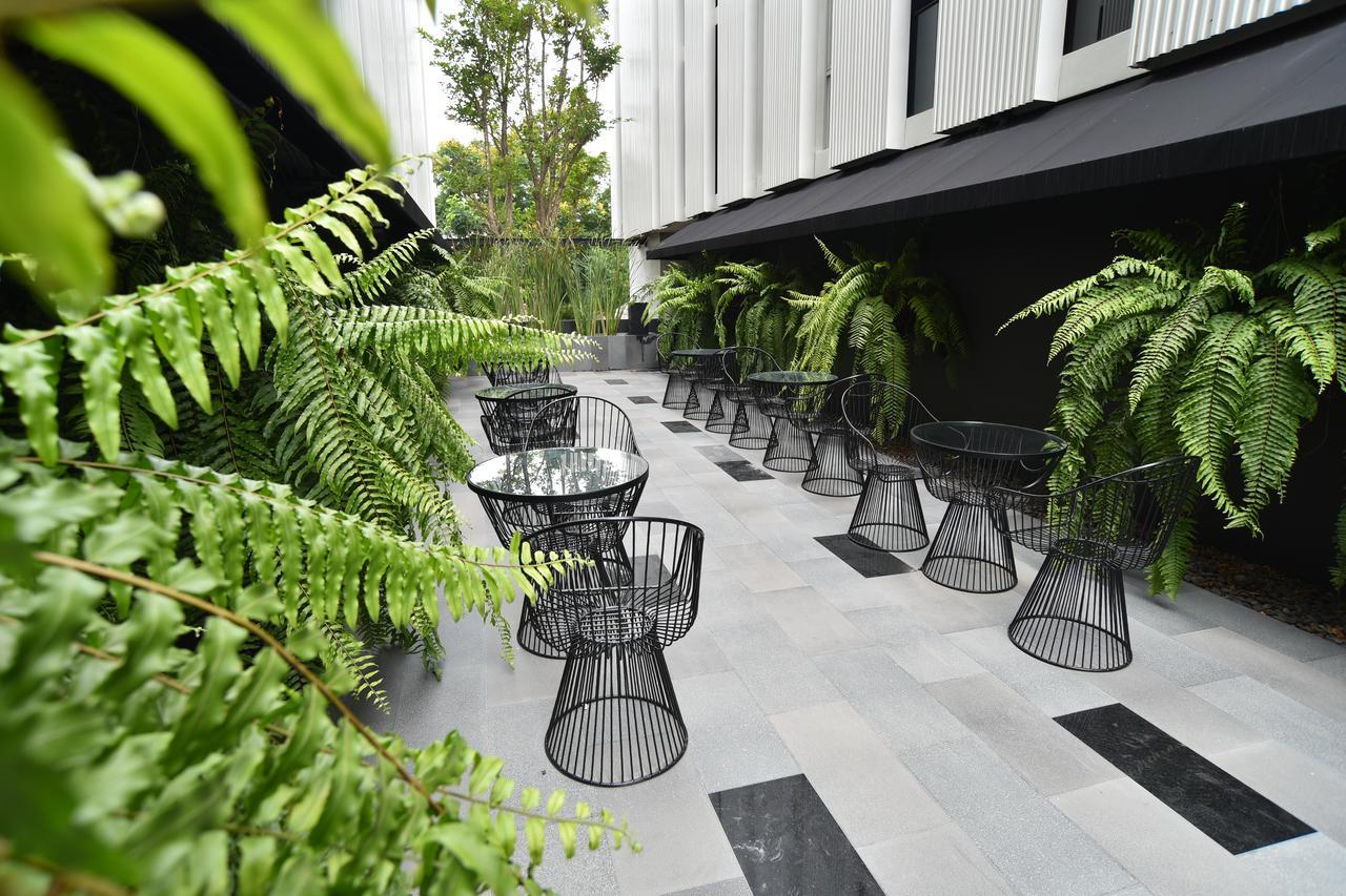 The Wind Holiday Hotel Bangkok Exterior photo