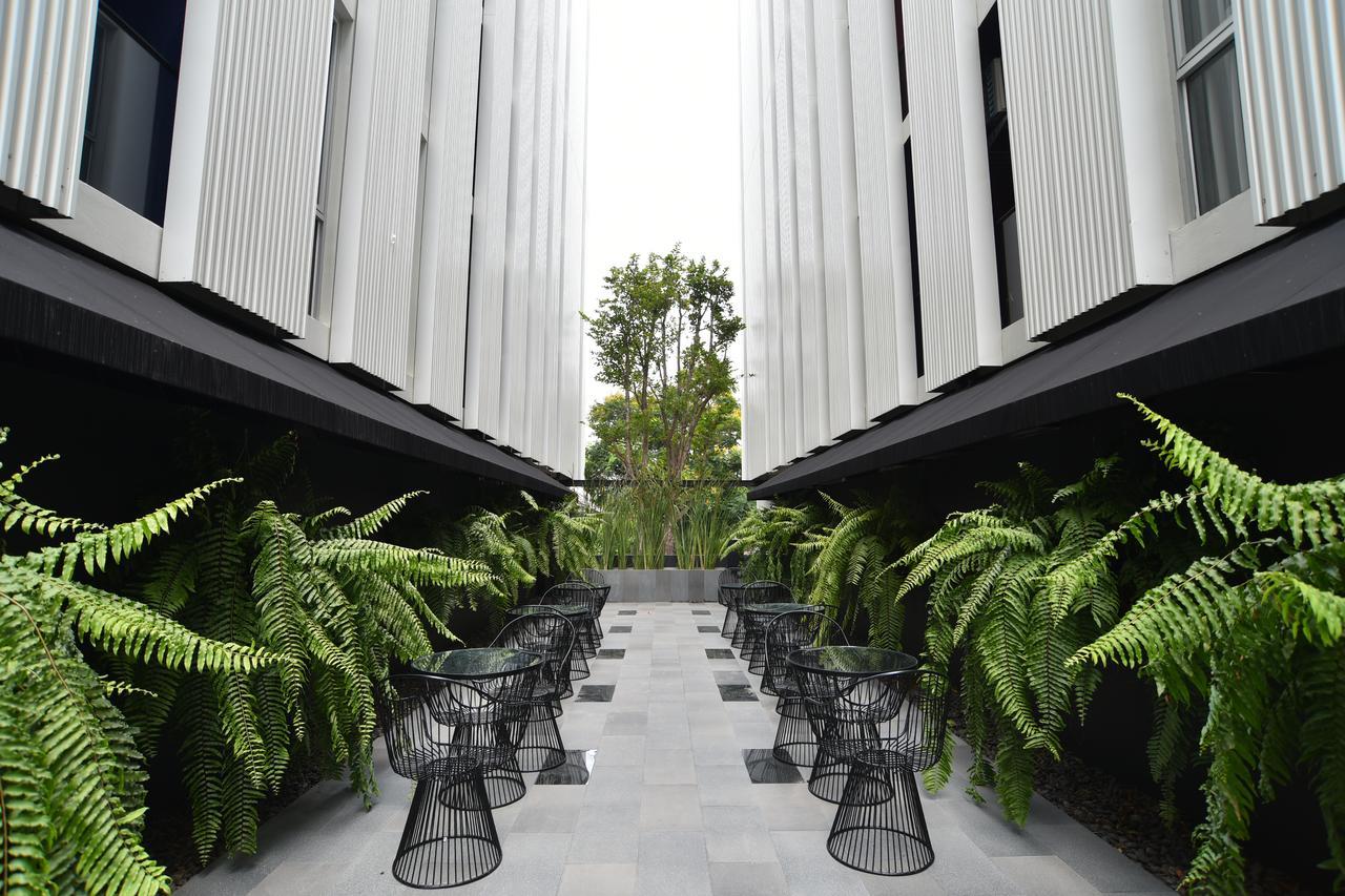 The Wind Holiday Hotel Bangkok Exterior photo